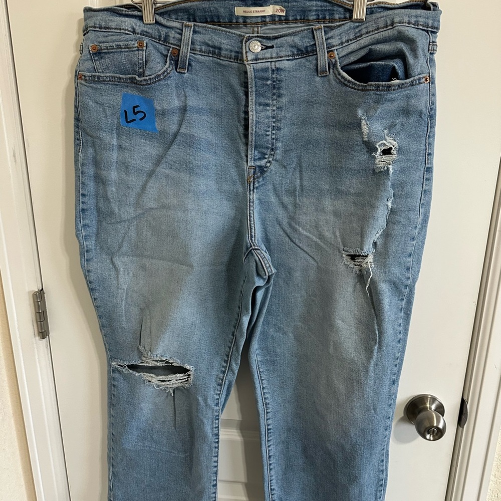 Levi’s Wedgie Straight Jeans